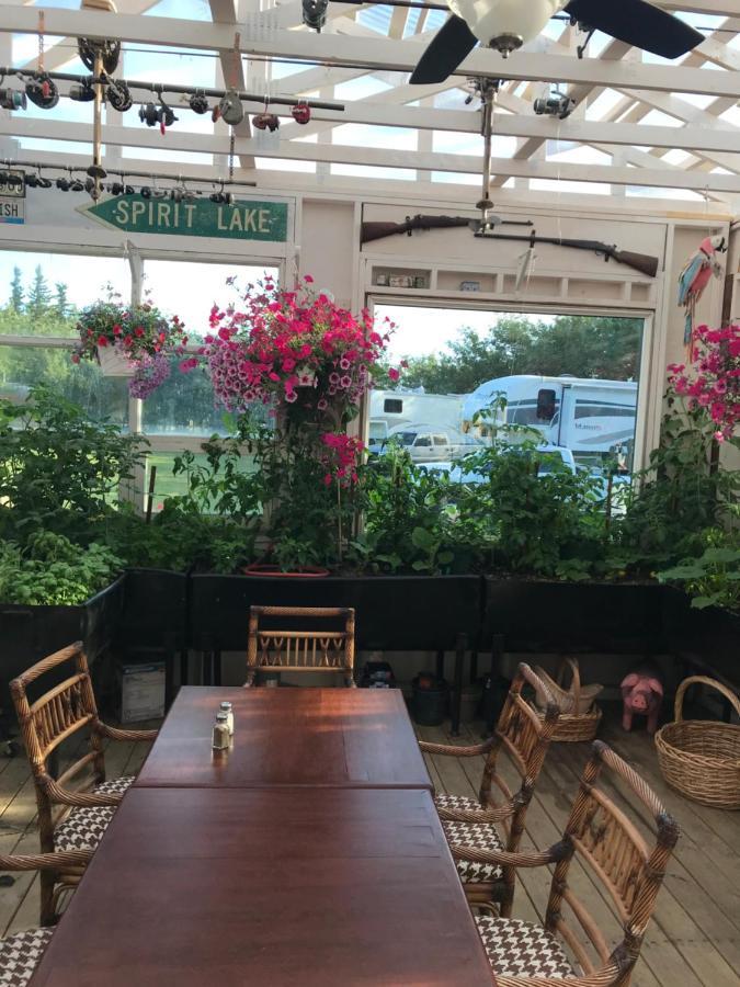 Six Mile River Resort Tagish Εξωτερικό φωτογραφία